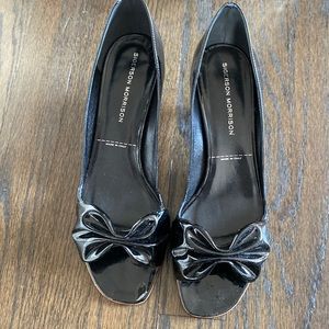 Sigerson Morrison Patent Black bow heels. Sz 7.5